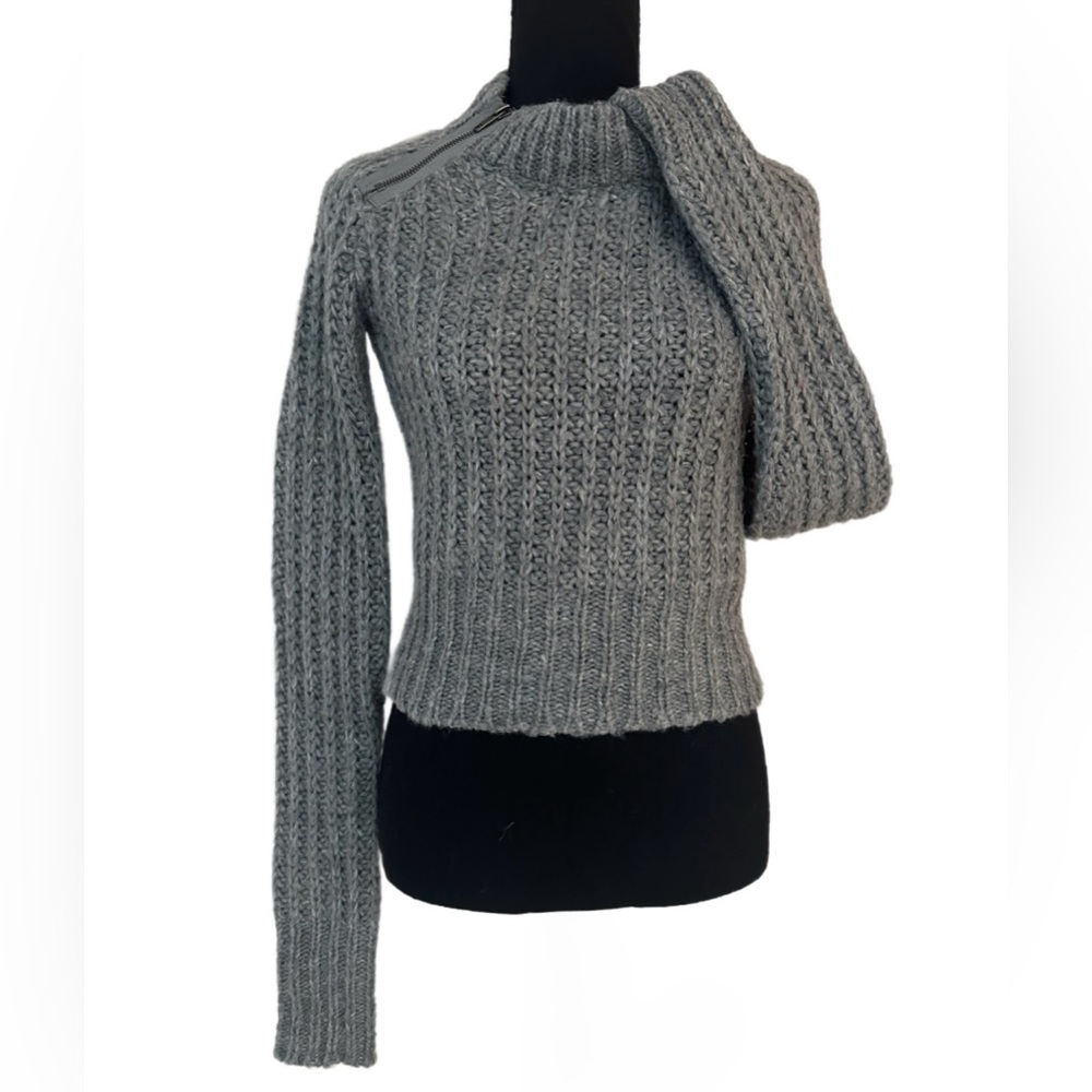 EASTSIDE WESTSIDE ~ Gray Wool Knit Sweater w/Zipper Detail at Collar size M - Picture 6 of 11